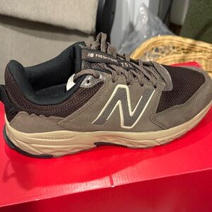 New Balance Men's Brown and Tan Sneakers